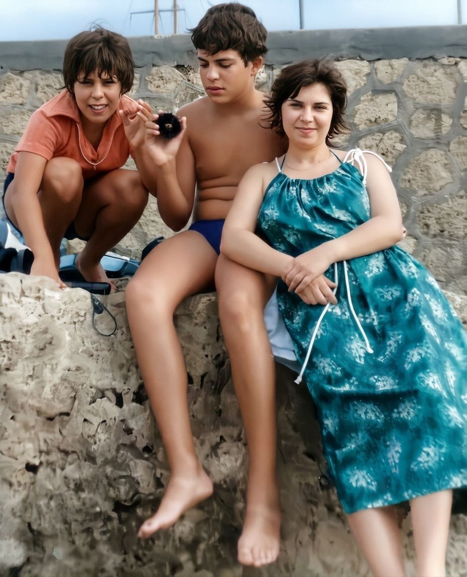 Luglio 1981 - Porto Santo Stefano (GR): Rosi Antonio, Rosi Girolamo e Orlandini Pina. 