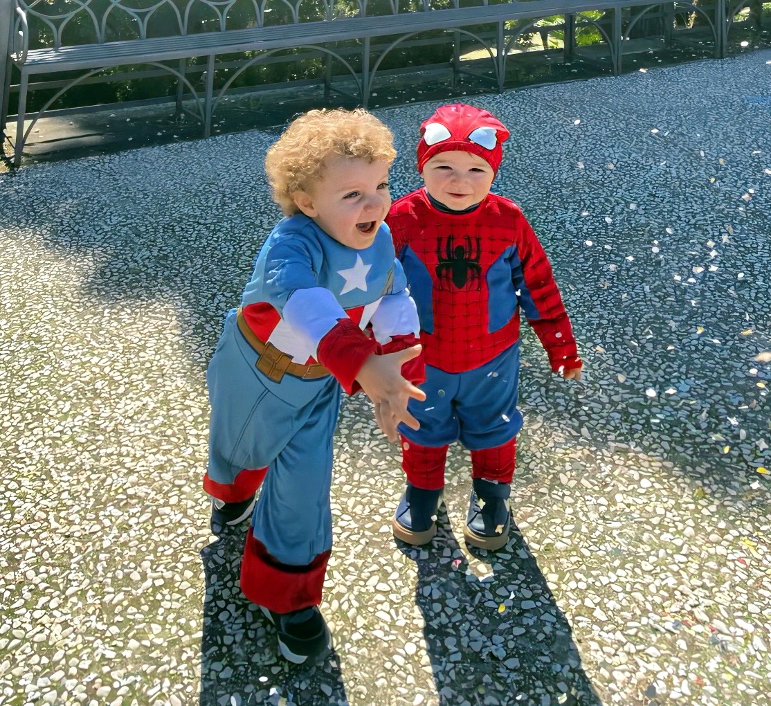 2025 Catania - Villa Bellini:: Sicali Diego - cosplay "Captain America"e Sicali Francesco Brando - cosplay "Spider-Man". 