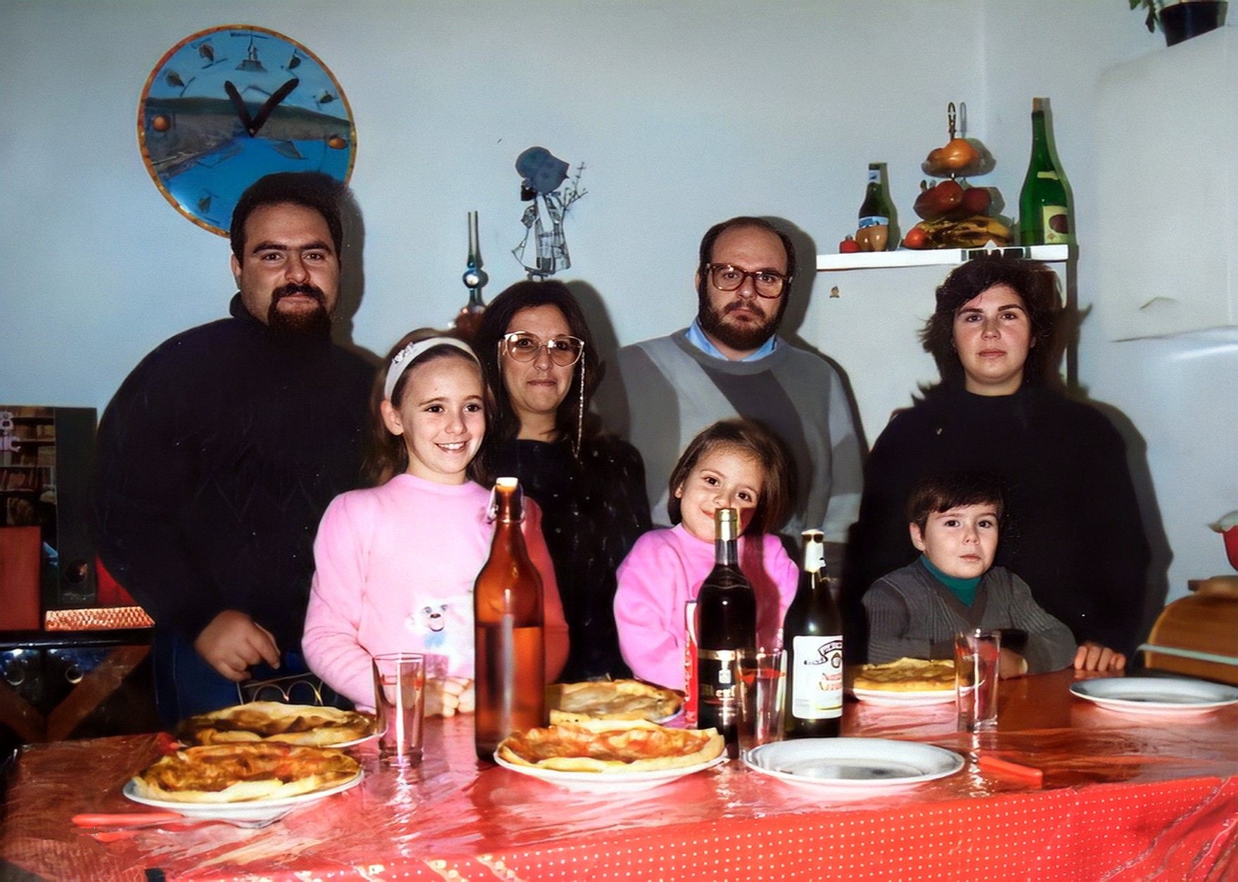 1988 - Sabaudia (LT) Via Capua, 8: Paride, Agata, Dario, Pina, Viviana, Cinzia e Fausto. 