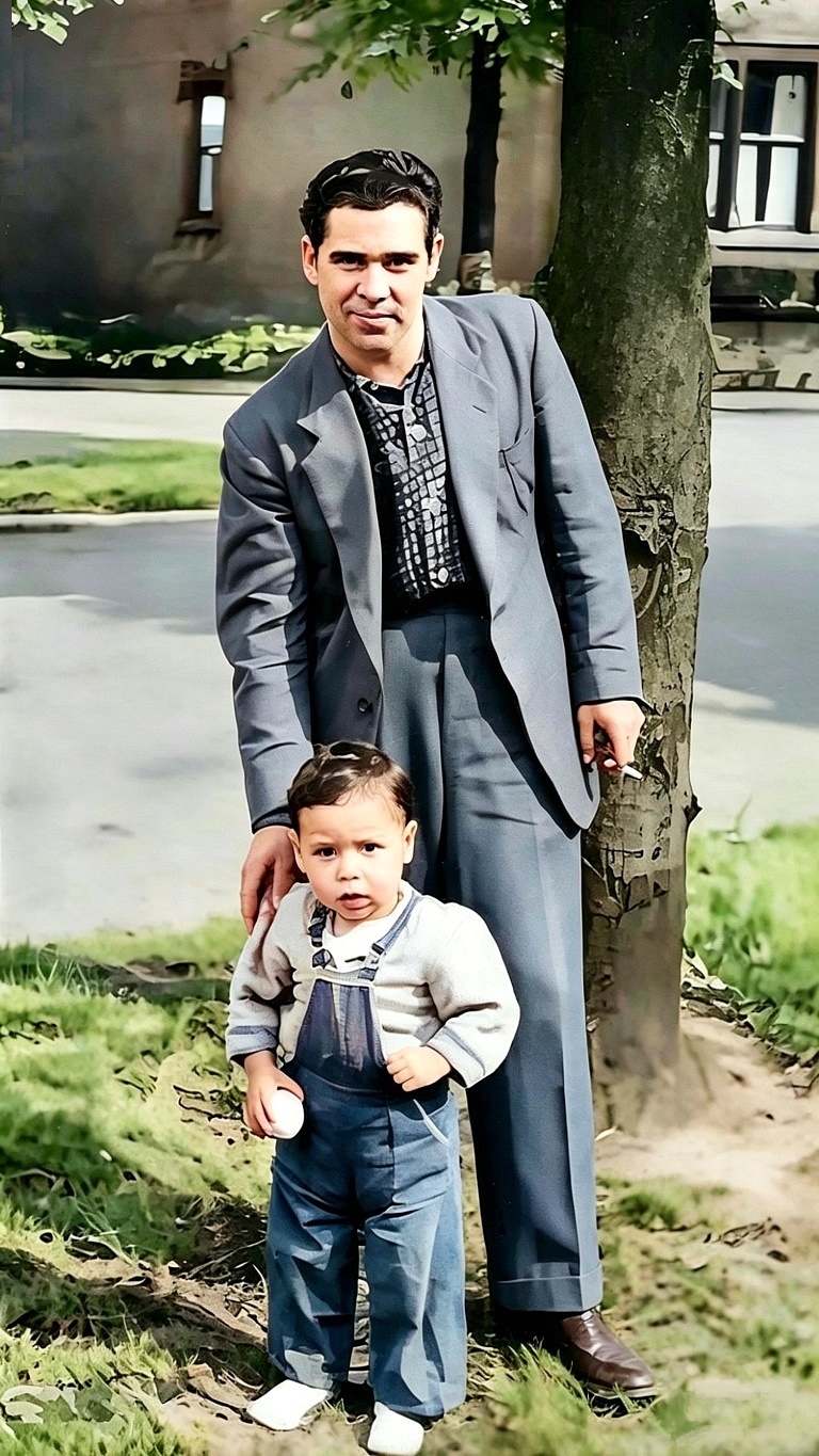 1955 - Leeds (UK): Orlandini Nen� con il figlio Orlandini Giuseppe.