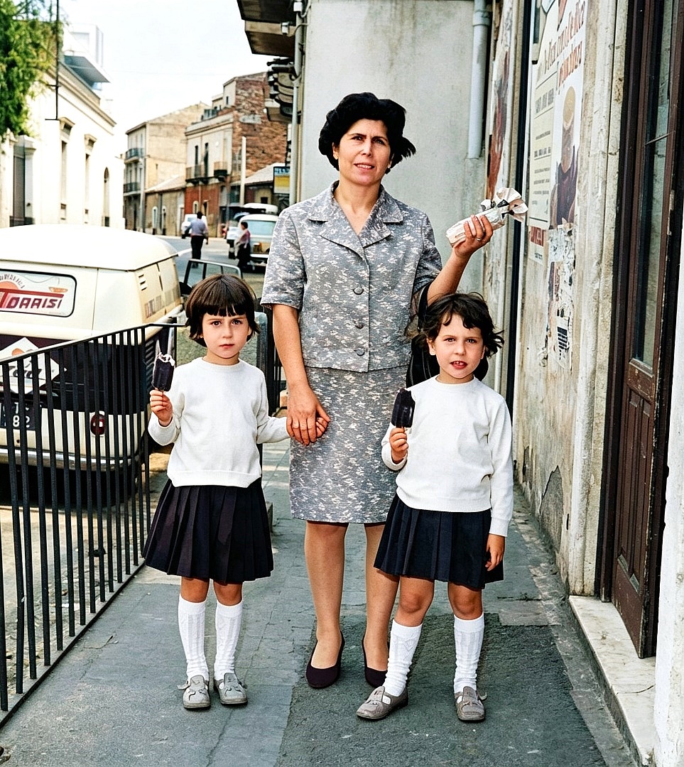 1967 Catania - Via Pietra dell'Ova, 88: Orlandini Marina, Romano Rosa e Orlandini Nunzia  