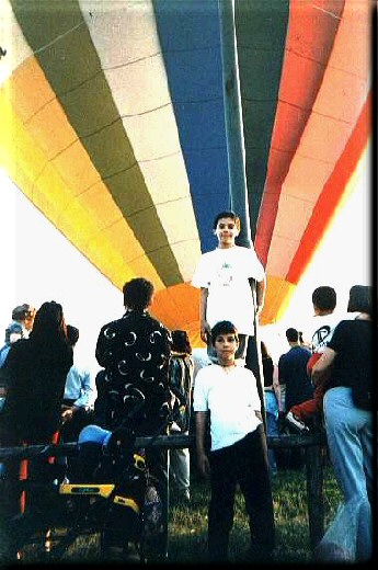 PIANA DELLE ORME 2002 - Claudio e un amico in mongolfiera